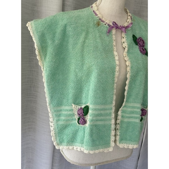 Aqua Green Terry Towel Crop Vest Bath Cover Mid- Century Crochet Violet Flowers - Picture 2 of 9